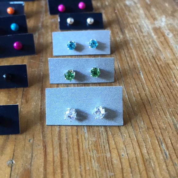 Bundle of 12 pairs of earrings - Picture 2 of 5